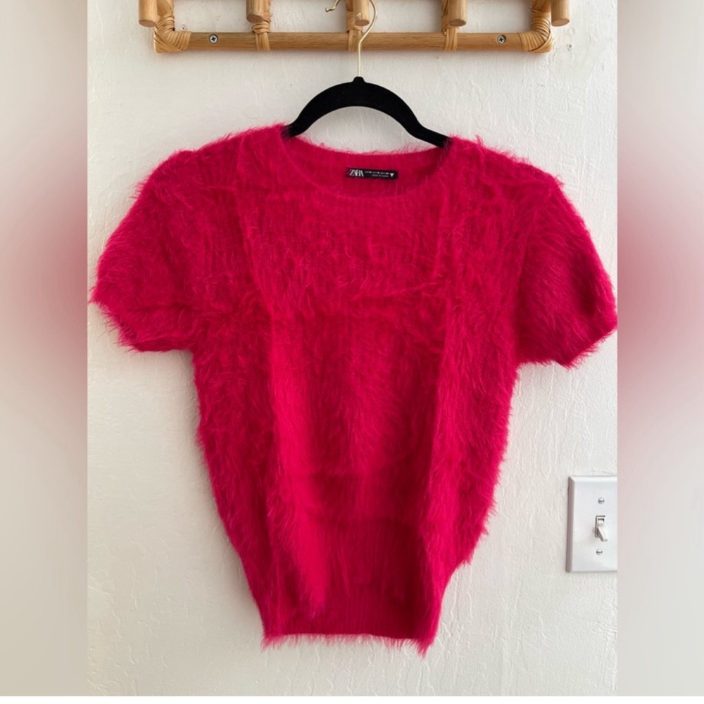 Women’s ZARA Fuchsia Pink Crop Sweater Top, Excellent Condition!